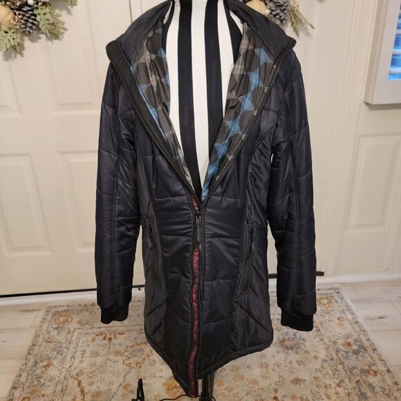 Beautiful and Stylish Tatonka Parka - Size 12 - Picture 3 of 11